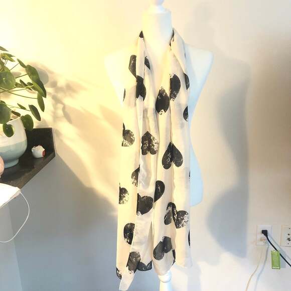 Beautiful Sheer White Scarf with Black Hearts - Picture 4 of 4